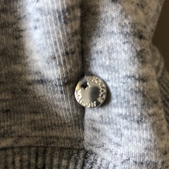 BEAUTIFUL MAISON SCOTCH EMBROIDERED FLORAL SWEATSHIRT. - Picture 8 of 9